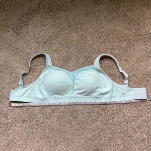 Lululemon TaTa Tamer sports bra 34E 34DD